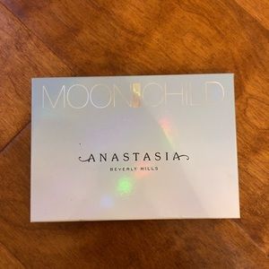 🚫ON HOLD🚫 ABH Moonchild Highlight